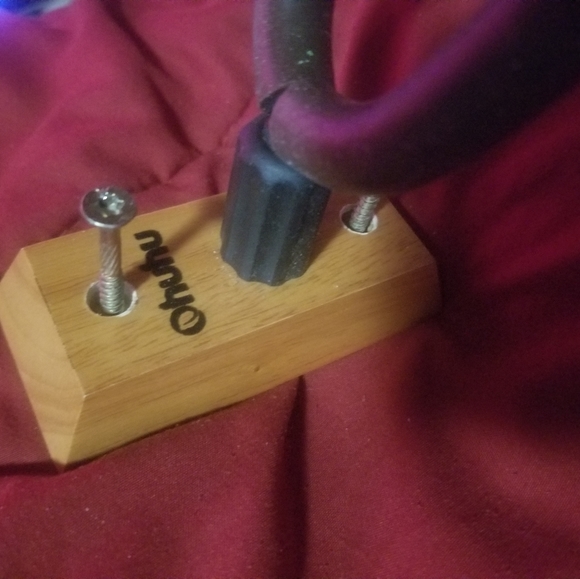 Guitar Wall Hanger Oak - Picture 3 of 4